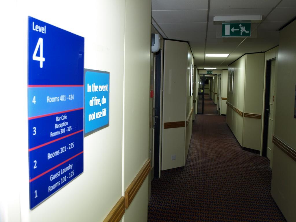 247Hotel.Com Oldham Eksteriør bilde